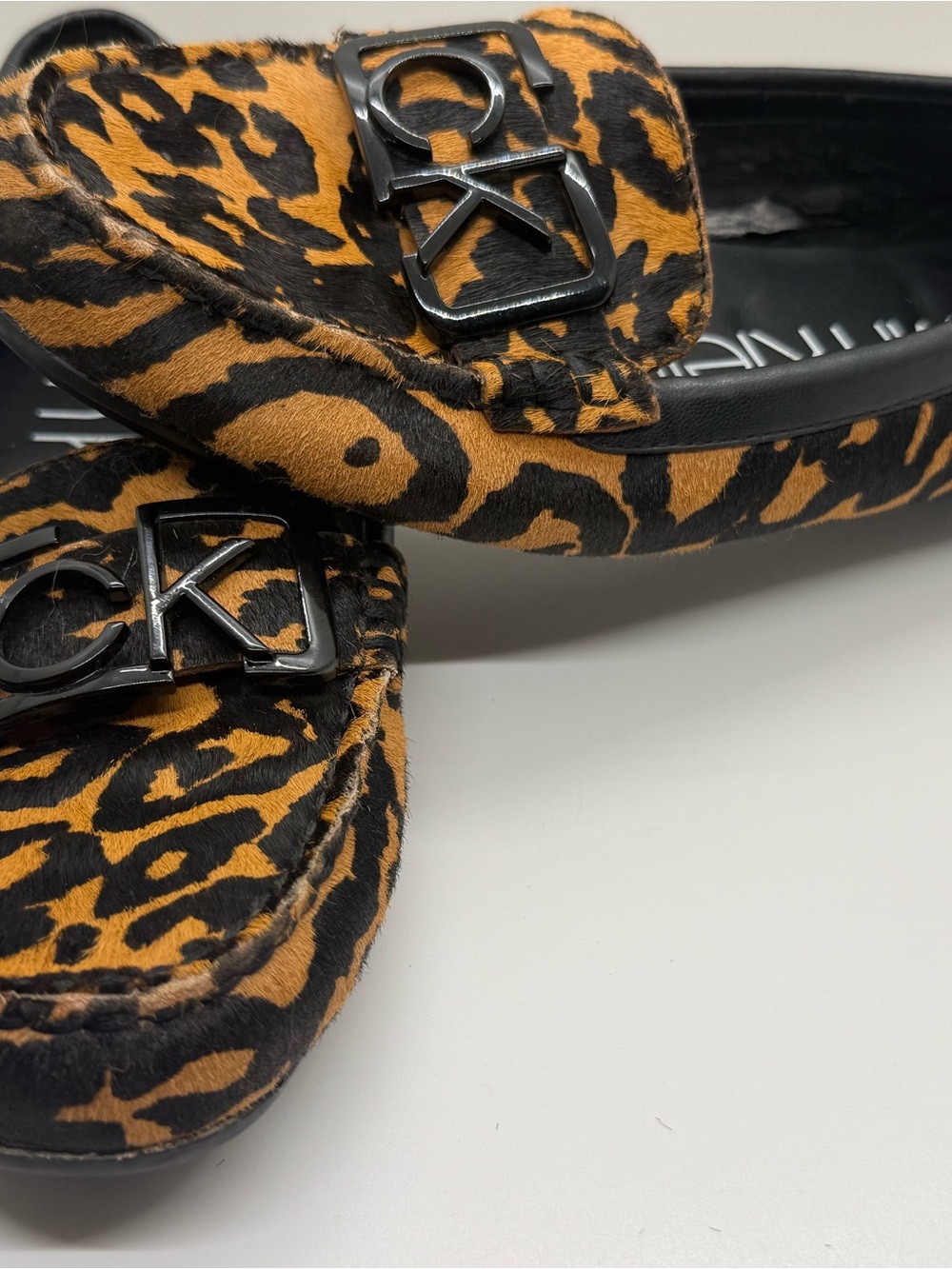 🌟 Gorgeous Ladeca Leopard Print Calf Hair Loafers / Flats 🌟